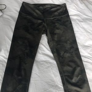 Lululemon camouflage crop pants